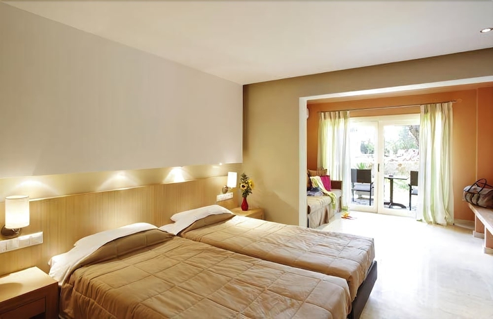 Imagen de la habitación del Hotel Astoria, Troulos. Foto 8