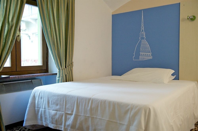 Imagen de la habitación del Hotel Astoria, Tur&iacute;n. Foto 9
