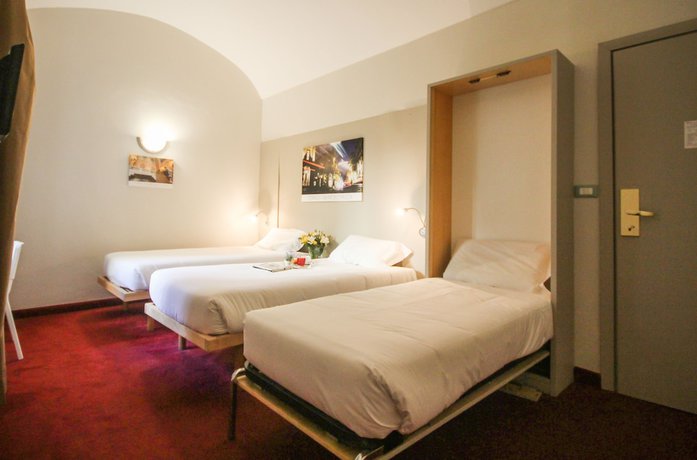 Imagen de la habitación del Hotel Astoria, Tur&iacute;n. Foto 10