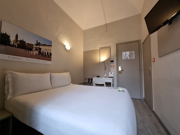 Imagen de la habitación del Hotel Astoria, Tur&iacute;n. Foto 13