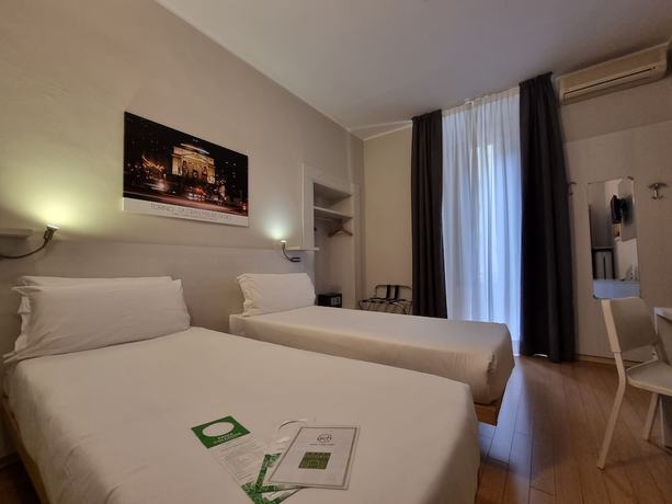 Imagen de la habitación del Hotel Astoria, Tur&iacute;n. Foto 14