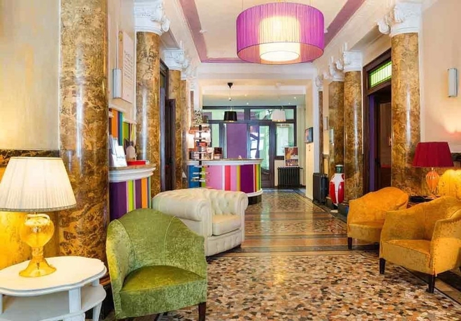 Imagen general del Hotel Astoria, Tur&iacute;n. Foto 3