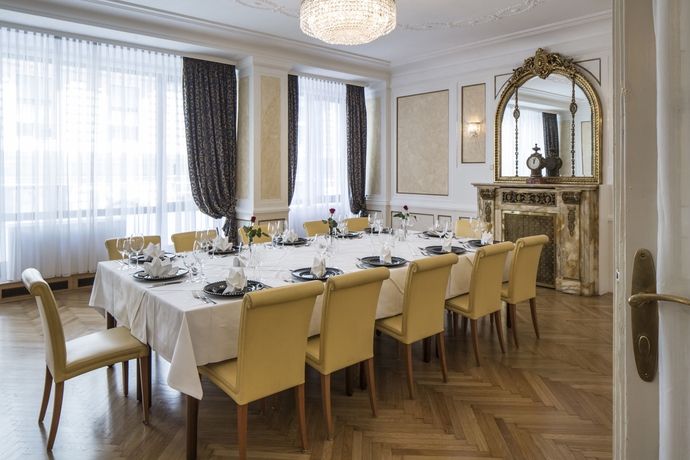 Imagen del bar/restaurante del Hotel Astoria Vienna, Curio Collection by Hilton. Foto 3