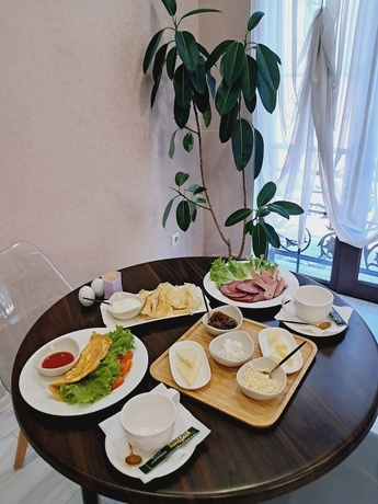 Imagen del bar/restaurante del Hotel Astoria Zugdidi. Foto 1