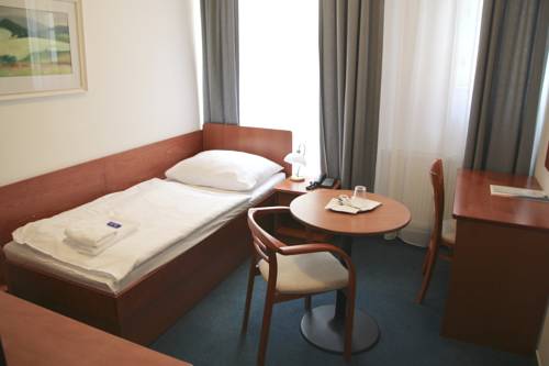 Imagen de la habitación del Hotel Astoria and Medical Spa. Foto 14