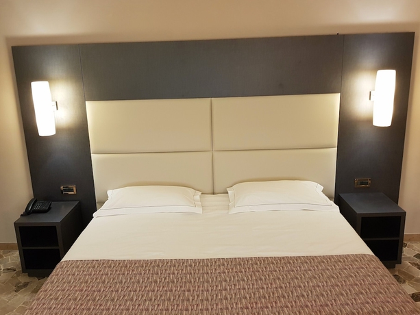 Imagen de la habitación del Hotel Astra Ferrara. Foto 11