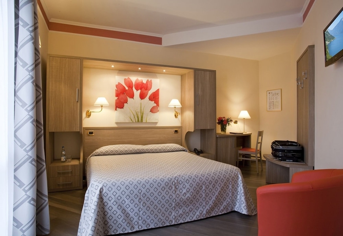 Imagen de la habitación del Hotel Astra, Gardola. Foto 10