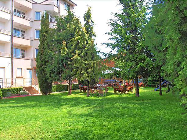 Imagen de los exteriores del Hotel Astra, Ravda. Foto 18