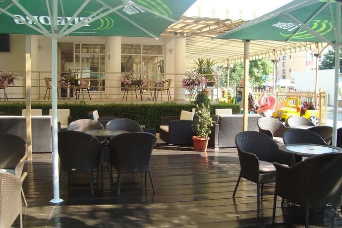 Imagen del bar/restaurante del Hotel Astra, Ravda. Foto 8