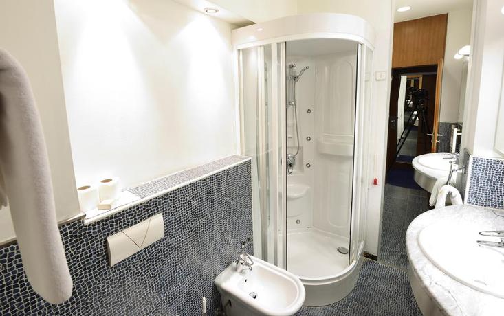 Imagen de la habitación del Hotel Astra Sarajevo. Foto 9