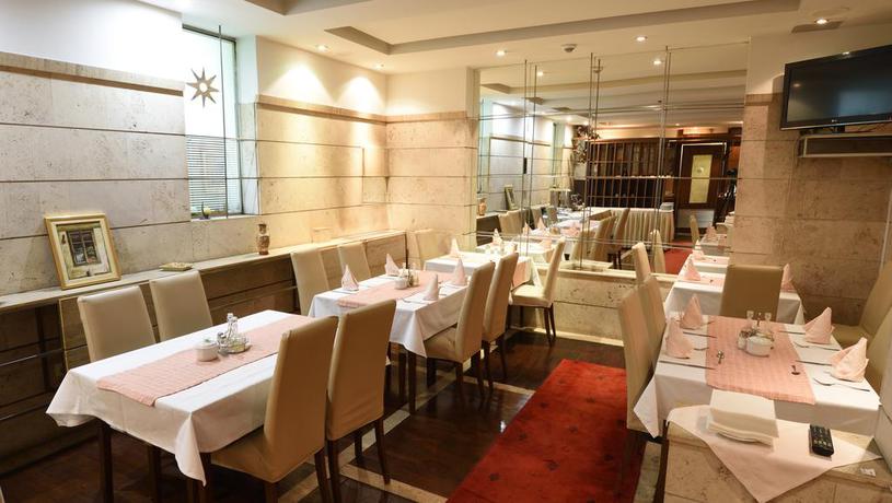 Imagen del bar/restaurante del Hotel Astra Sarajevo. Foto 4