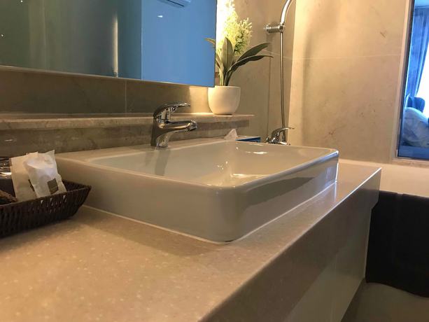 Imagen de la habitación del Hotel Astra Suites Central. Foto 7