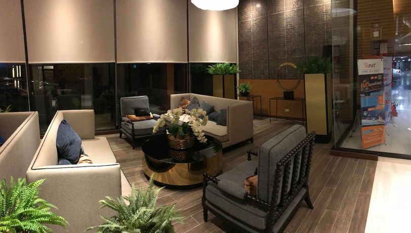Imagen de los interiores del Hotel Astra Suites Central. Foto 18