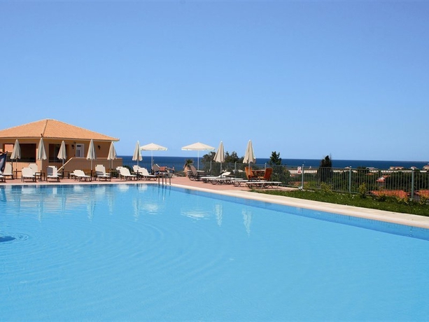 Imagen general del Hotel Astra Village Suites. Foto 7