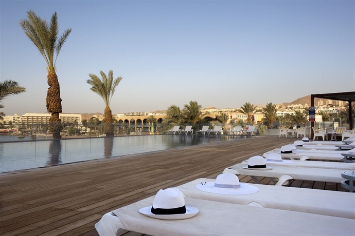 Imagen de la piscina del Hotel Astral Maris. Foto 11