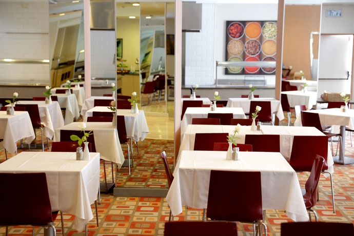 Imagen del bar/restaurante del Hotel Astral Maris. Foto 2