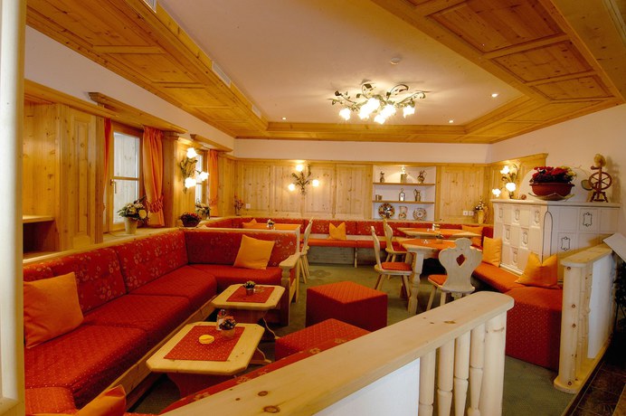 Imagen de los interiores del Hotel Astras. Foto 13