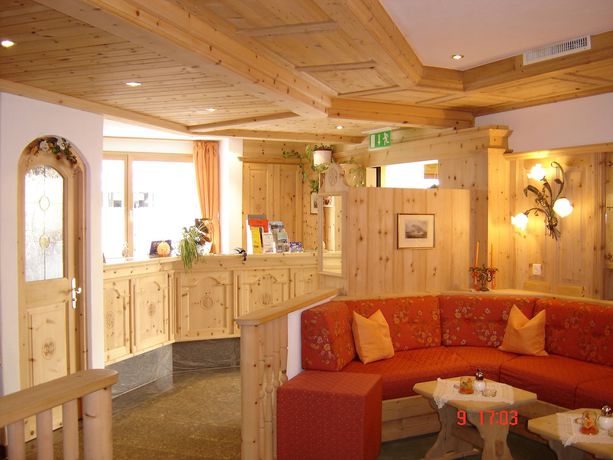 Imagen de los interiores del Hotel Astras. Foto 14