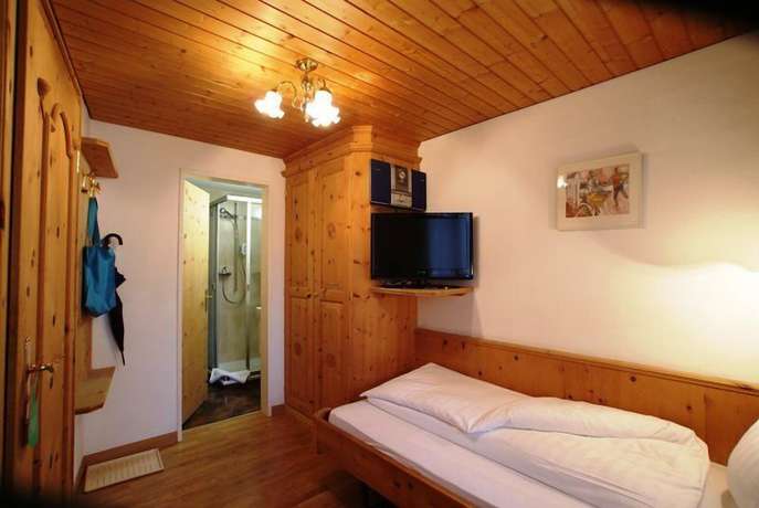 Imagen de la habitación del Hotel Astras. Foto 6