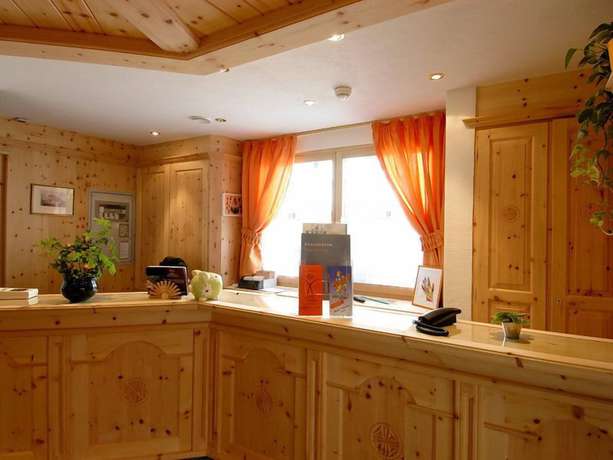 Imagen de los interiores del Hotel Astras. Foto 17