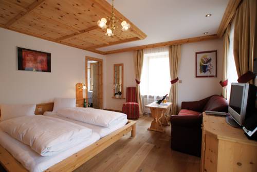 Imagen de la habitación del Hotel Astras, Scuol. Foto 15