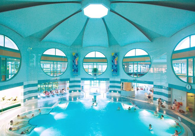 Imagen de la piscina del Hotel Astras, Vulpera. Foto 19