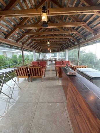 Imagen del bar/restaurante del Hotel Astre Vue Resort. Foto 19