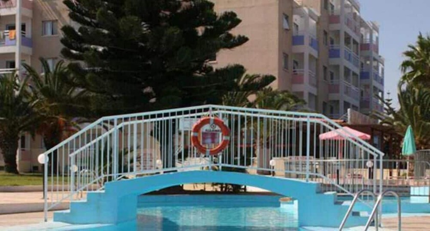 Imagen de la piscina del Hotel Astreas Beach. Foto 12