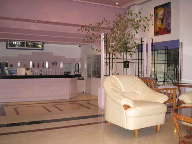 Imagen de los interiores del Hotel Astreas Beach. Foto 9