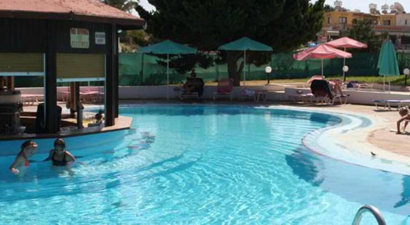 Imagen de la piscina del Hotel Astreas Beach. Foto 18