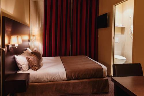 Imagen de la habitación del Hotel Astrid, Caen. Foto 6