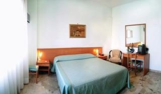 Imagen de la habitación del Hotel Astro, Cefalu. Foto 2