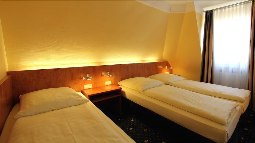 Imagen de la habitación del Hotel Astro. Foto 3