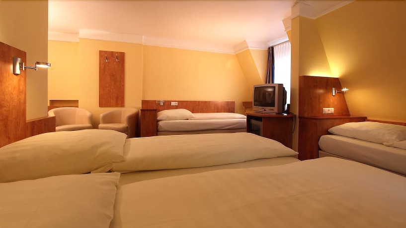 Imagen de la habitación del Hotel Astro. Foto 6