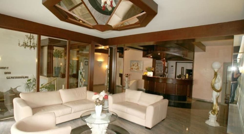 Imagen de los interiores del Hotel Astro. Foto 18