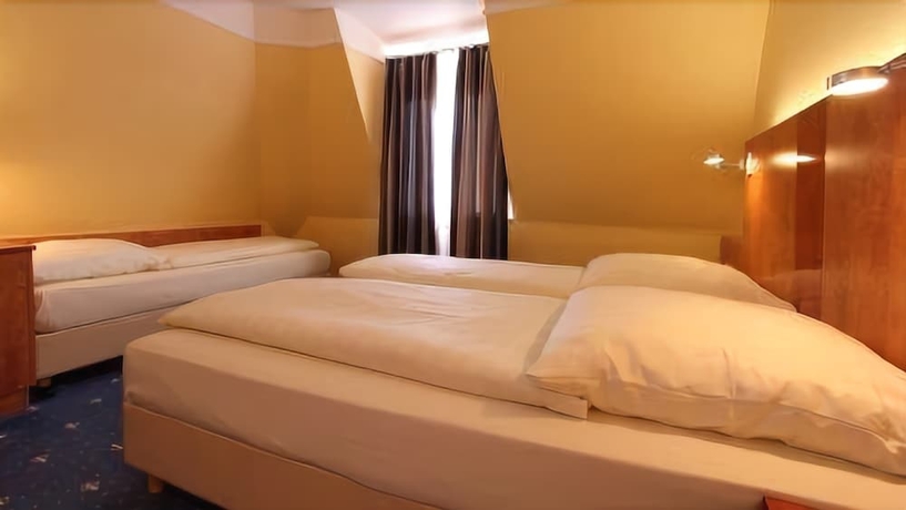 Imagen de la habitación del Hotel Astro. Foto 12