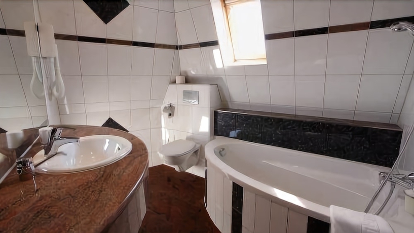 Imagen de la habitación del Hotel Astro. Foto 16