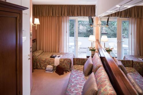 Imagen de la habitación del Hotel Astro, Lignano Sabbiadoro. Foto 9