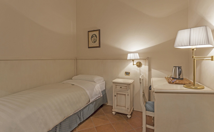 Imagen de la habitación del Hotel Astro Mediceo. Foto 10