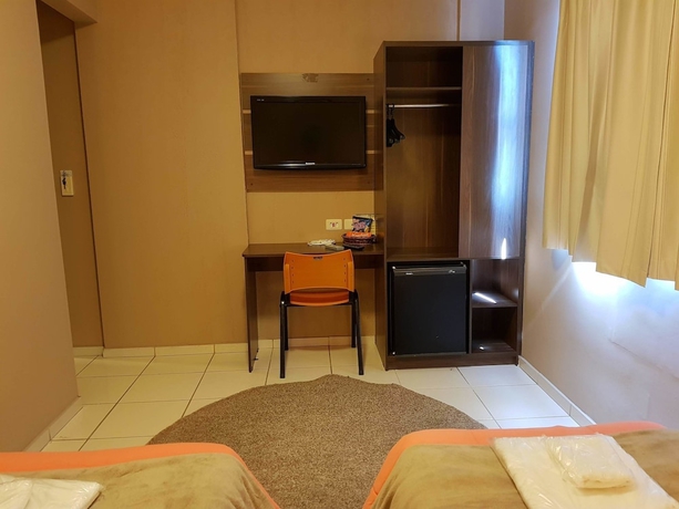 Imagen de la habitación del Hotel Astro, Sao Jose do Campos. Foto 2