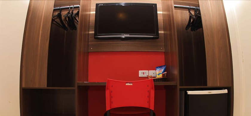 Imagen de la habitación del Hotel Astro, Sao Jose do Campos. Foto 12