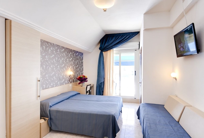 Imagen de la habitación del Hotel Astromare. Foto 6