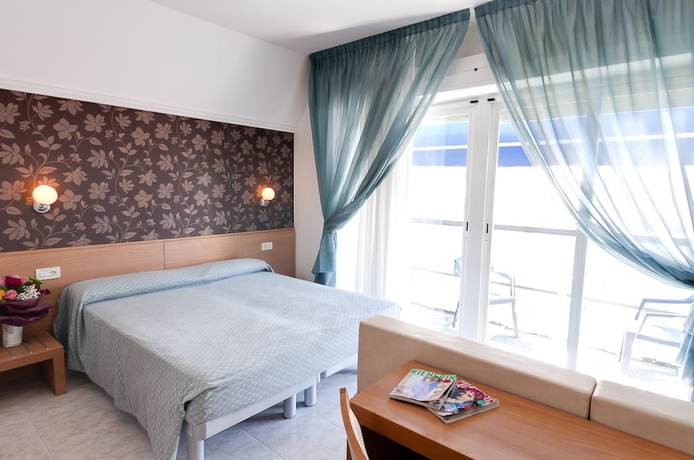 Imagen de la habitación del Hotel Astromare. Foto 7