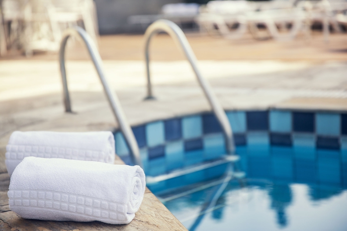 Imagen de la piscina del Hotel Astron Baden Baden. Foto 15