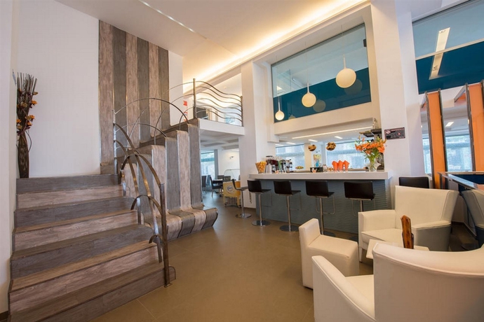 Imagen de los interiores del Hotel Astron, Ierapetra. Foto 3