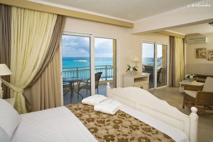 Imagen de la habitación del Hotel Astron Princess. Foto 8
