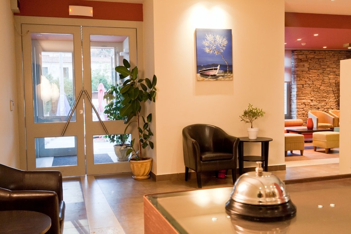 Imagen de los interiores del Hotel Astros Beach. Foto 19