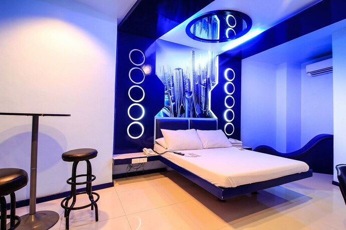 Imagen de la habitación del Hotel Astrotel Avenida. Foto 20