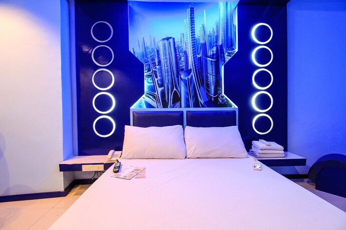 Imagen de la habitación del Hotel Astrotel Avenida. Foto 26