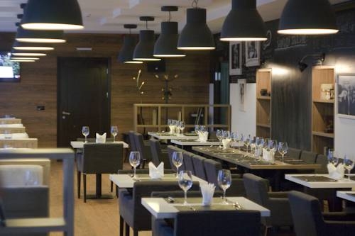 Imagen del bar/restaurante del Hotel Astrum Palace. Foto 2